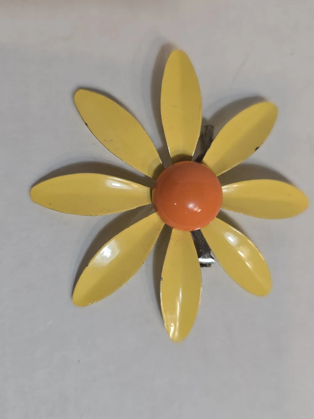 Vintage-Inspired Yellow Daisy Brooch with Orange Center